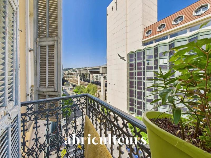 Appartement ancien - 88 m² - 4 pièces