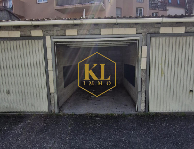 Parking / Garage - 13 m²