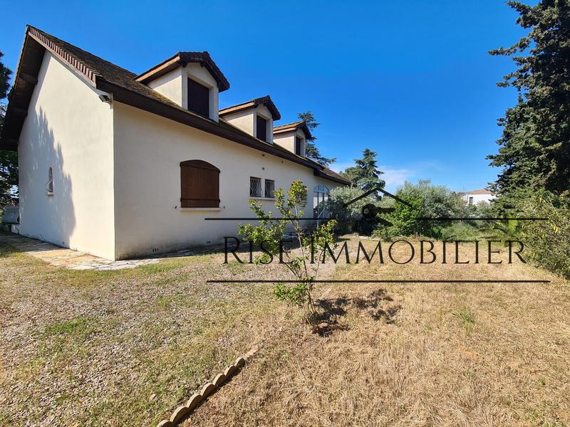 Villa - 245 m² - 9 pièces