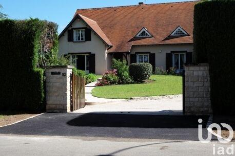 Maison - 270 m² - 9 pièces