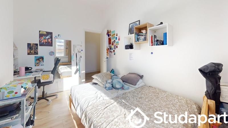 Chambre - 83 m² - 1 pièce