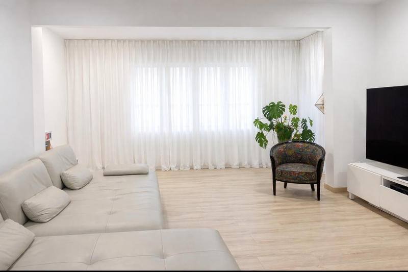 Maison - 214 m² - 7 pièces