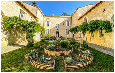 Château - 1 840 m² - 33 pièces