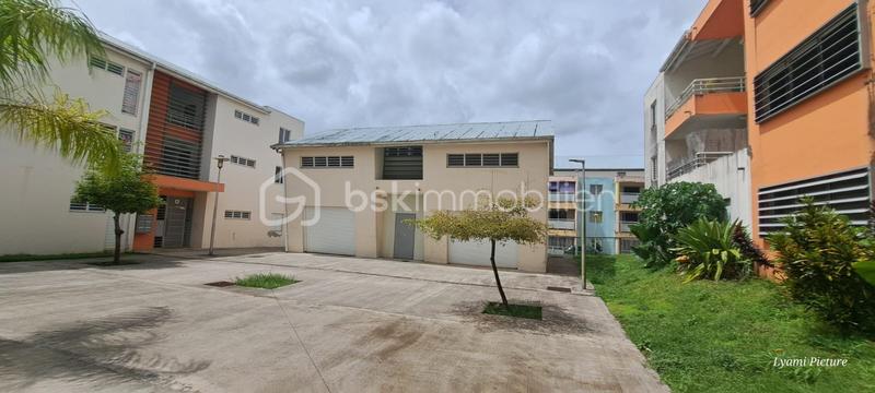 Local commercial - 74 m² - 2 pièces