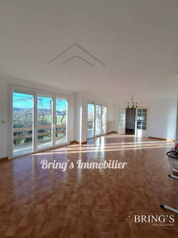 Maison - 115 m² - 7 pièces