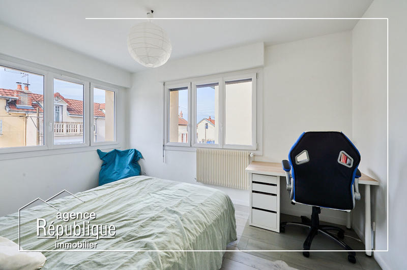 Maison - 222 m² - 9 pièces