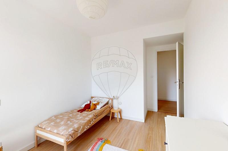 Appartement - 80 m² - 4 pièces