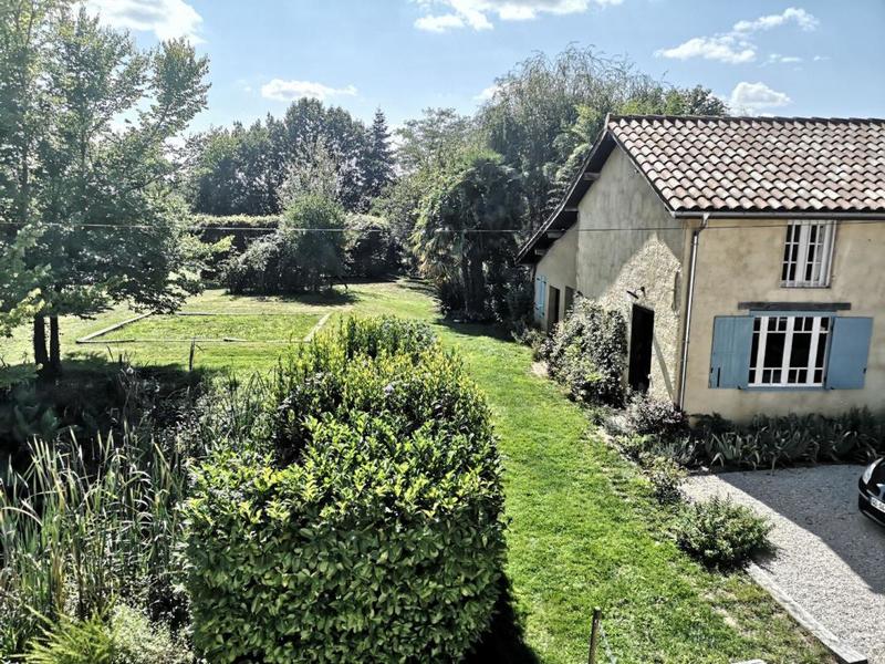 Propriété - 470 m² - 16 pièces