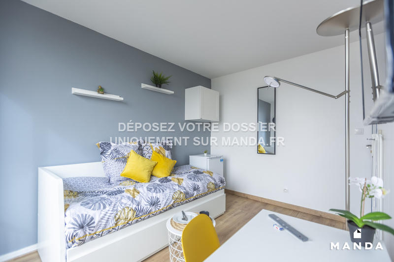 Chambre - 10 m² - 5 pièces