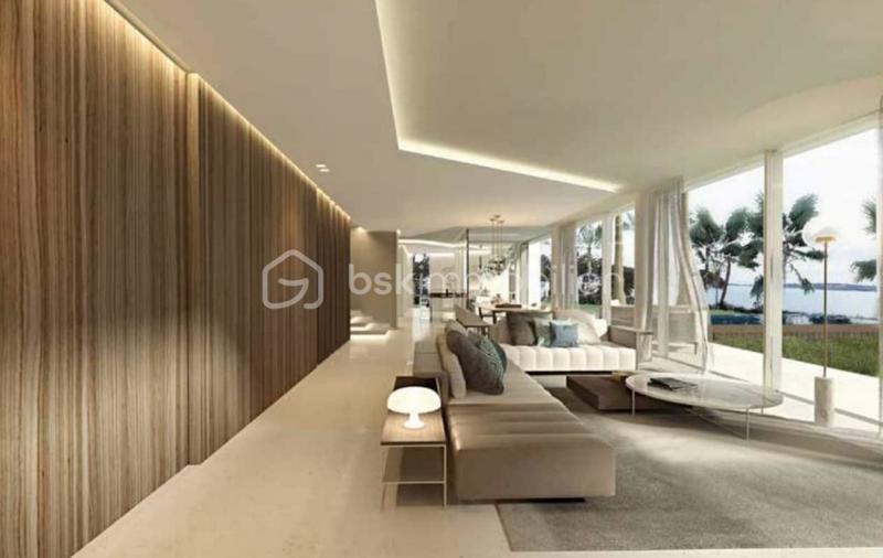 Maison - 435 m² - 7 pièces