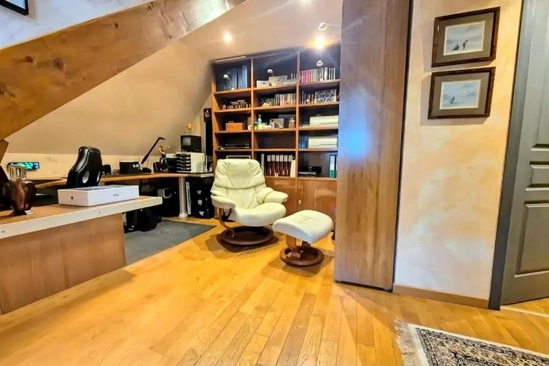 Pavillon - 160 m² - 6 pièces