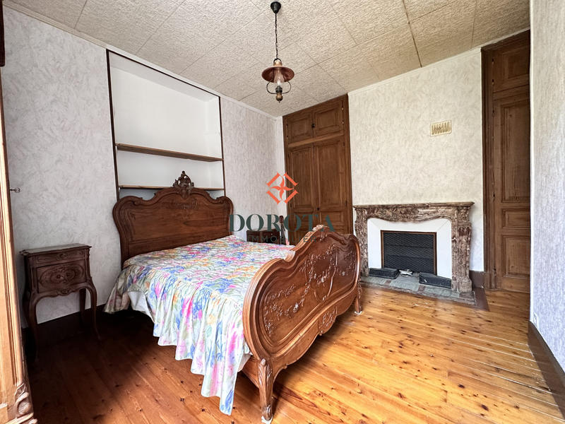 Maison - 300 m² - 6 pièces