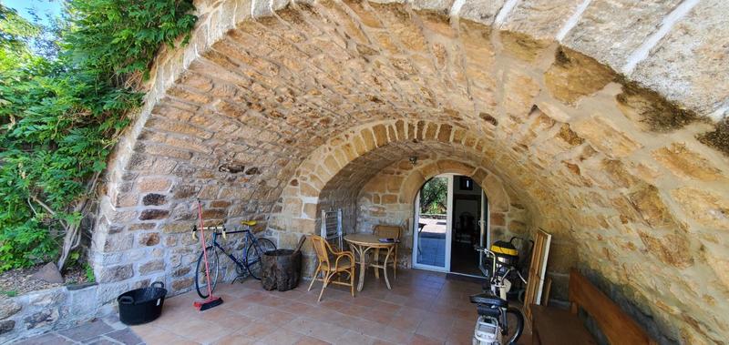 Demeure - 202 m² - 12 pièces