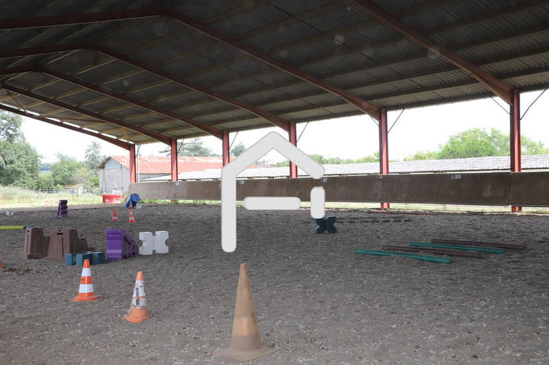 Maison - 250 m² - 7 pièces