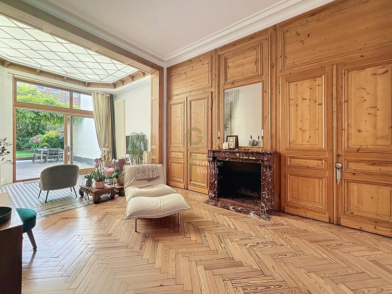 Maison - 210 m² - 8 pièces