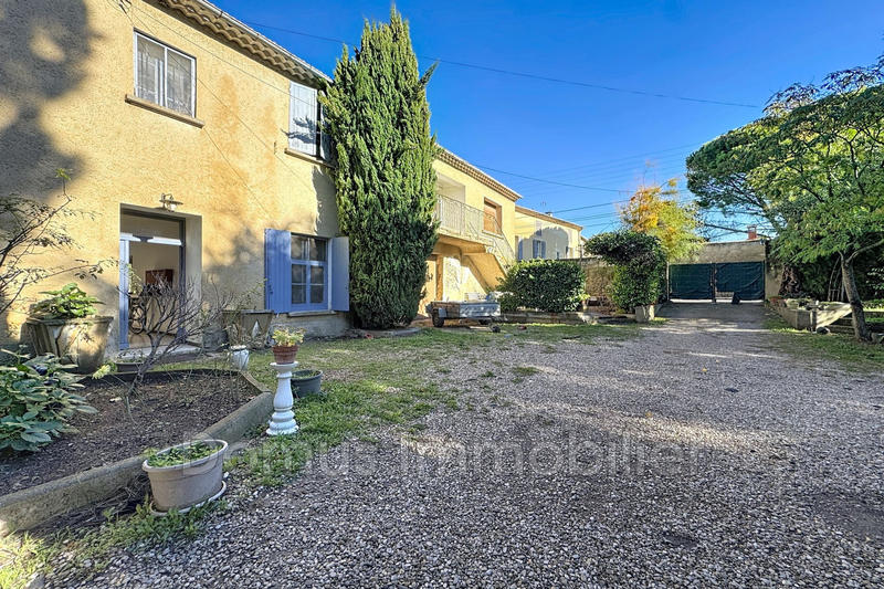 Maison - 323 m² - 16 pièces