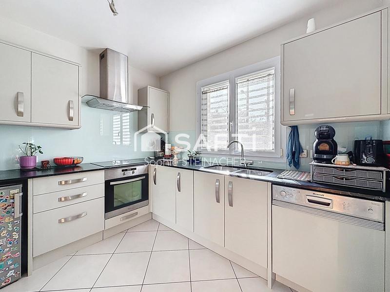 Maison - 93 m² - 5 pièces