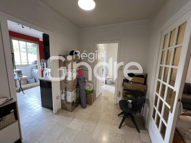 Appartement - 93 m² - 4 pièces