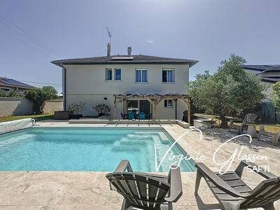 Maison - 145 m² - 6 pièces