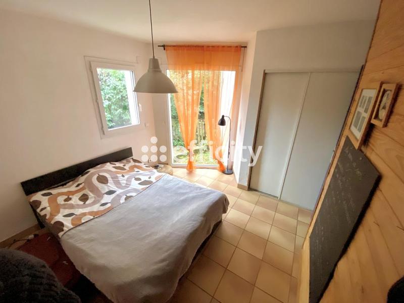 Maison - 236 m² - 7 pièces