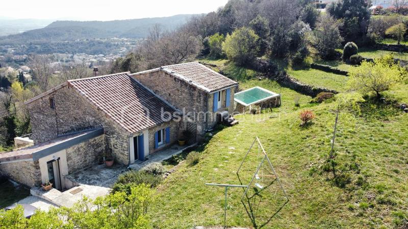 Maison - 142 m² - 6 pièces