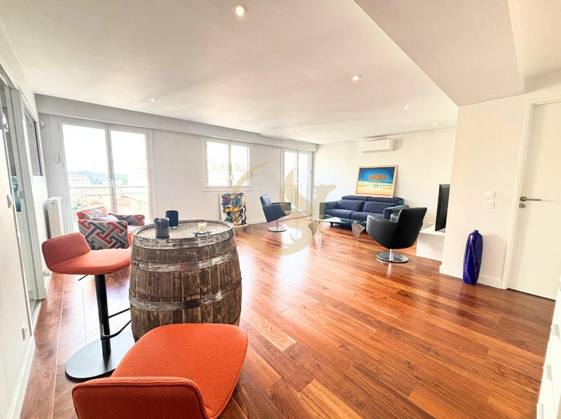 Appartement - 96 m² - 4 pièces