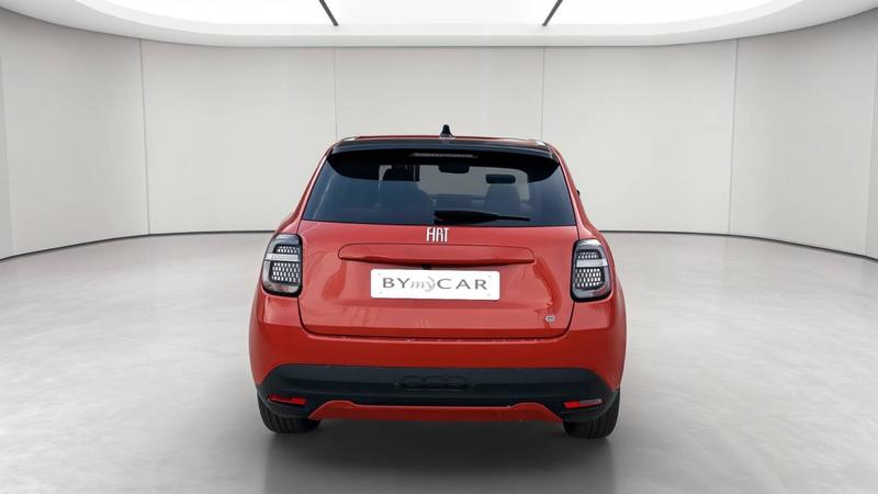 Fiat 600 54 kWh 156 ch la Prima