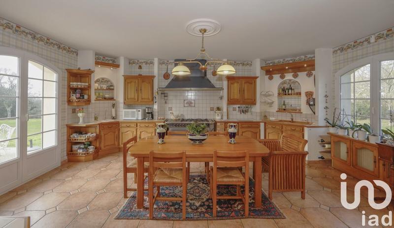 Maison - 321 m² - 10 pièces