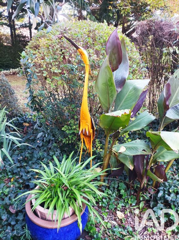 Maison - 220 m² - 8 pièces