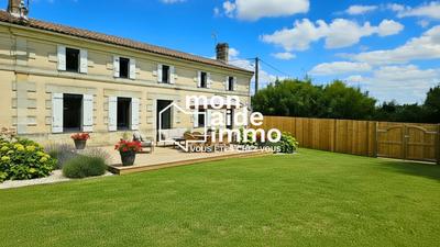 Maison - 215 m² - 7 pièces