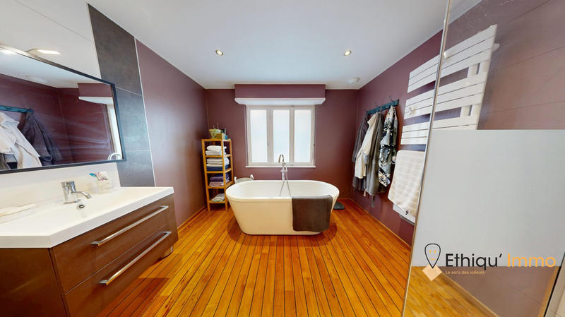 Maison - 200 m² - 6 pièces