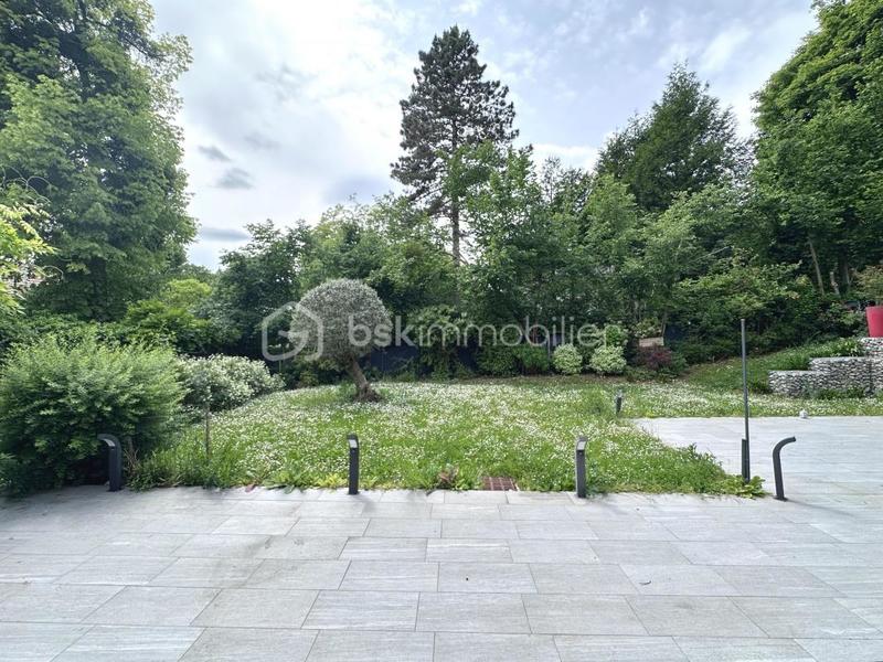 Maison d'architecte - 210 m² - 6 pièces