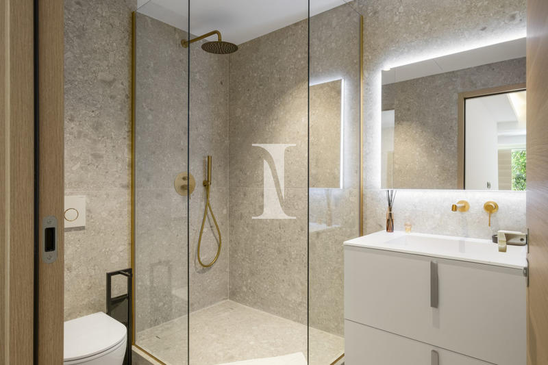 Appartement - 121 m² - 5 pièces