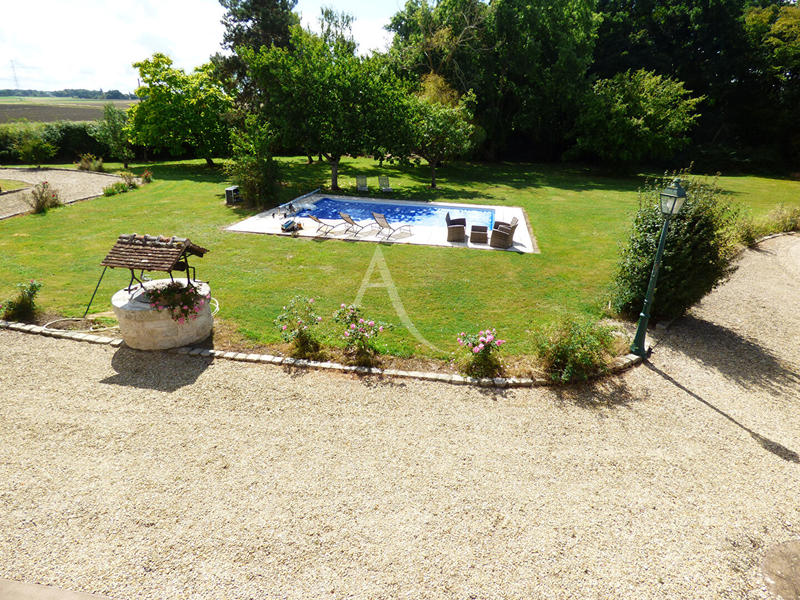 Maison - 303 m² - 7 pièces