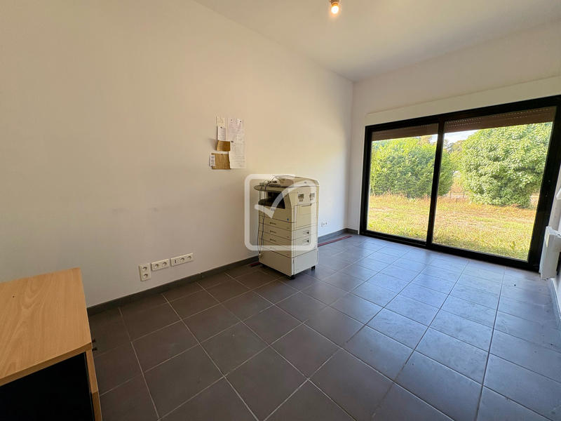 Maison - 330 m² - 5 pièces