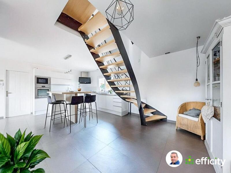 Pavillon - 232 m² - 7 pièces