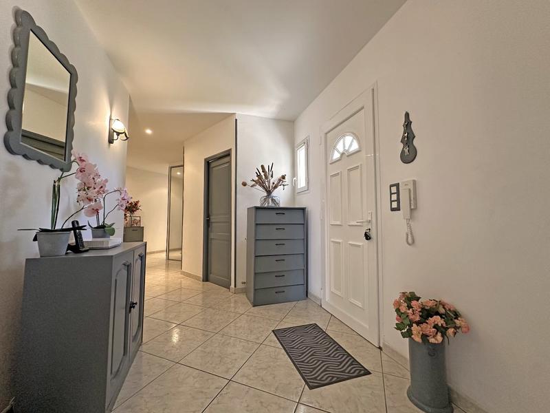 Villa - 179 m² - 6 pièces