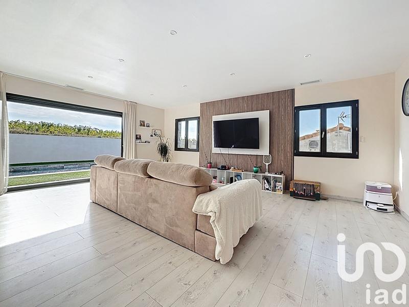 Maison - 222 m² - 8 pièces