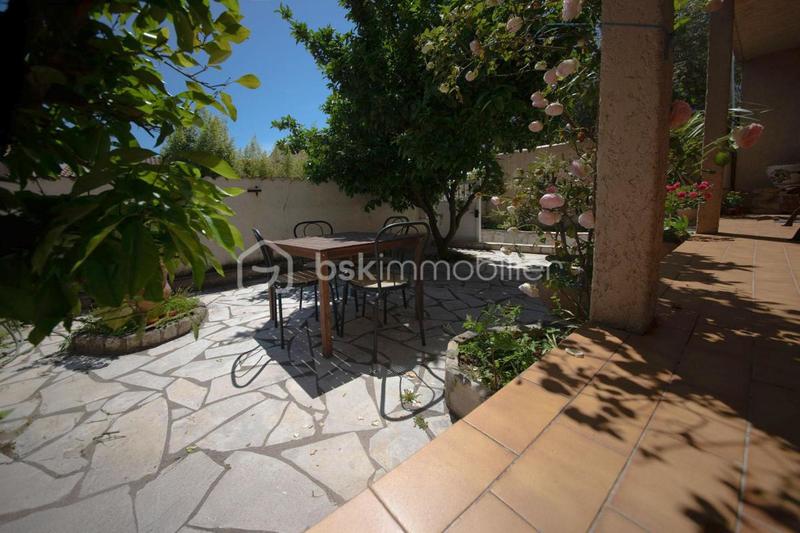 Villa - 153 m² - 9 pièces