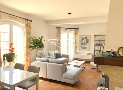 Maison - 213 m² - 7 pièces