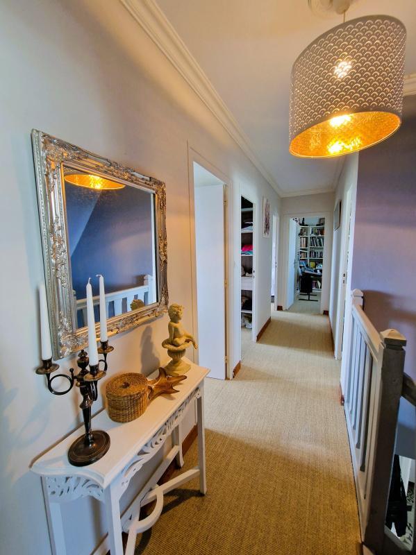 Maison - 181 m² - 8 pièces