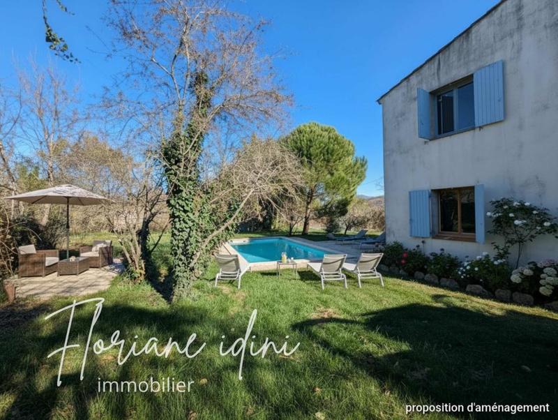 Maison - 200 m² - 8 pièces