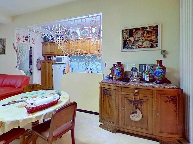 Maison traditionnelle - 143 m² - 8 pièces