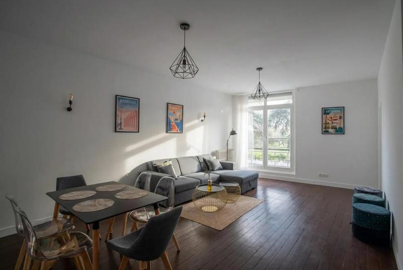 Appartement - 99 m² - 4 pièces