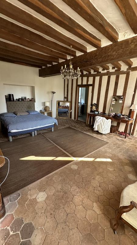 Maison - 323 m² - 12 pièces