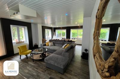 Propriété - 230 m² - 8 pièces