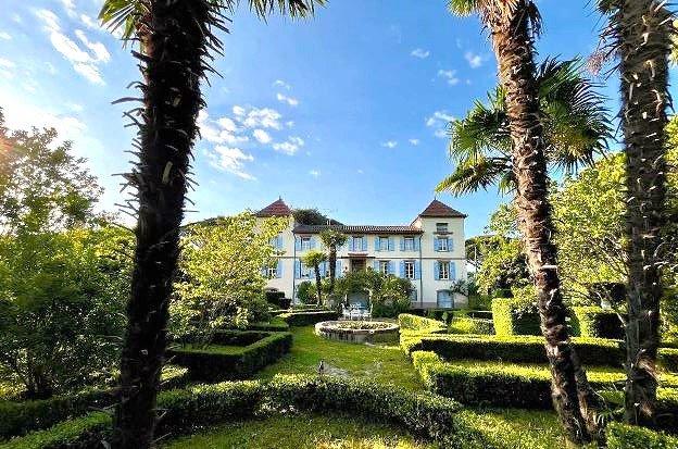 Château - 330 m² - 10 pièces