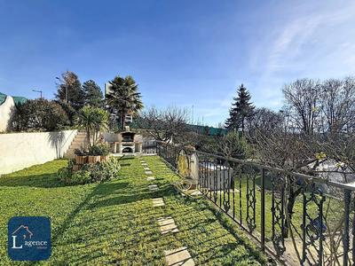 Maison - 284 m² - 7 pièces