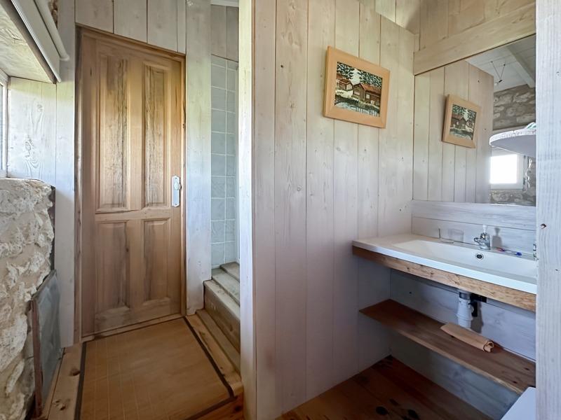 Maison en pierre - 222 m² - 9 pièces