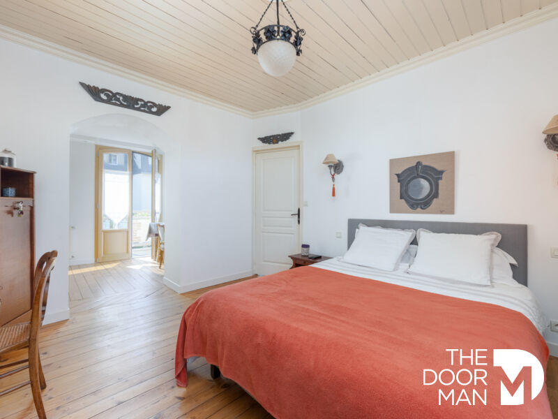 Demeure - 137 m² - 5 pièces